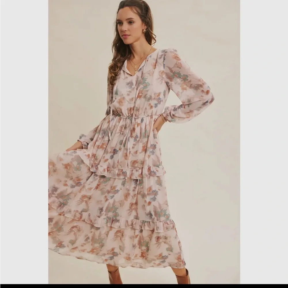 Elegant Floral Long Sleeve Dress - Picture 2 of 5